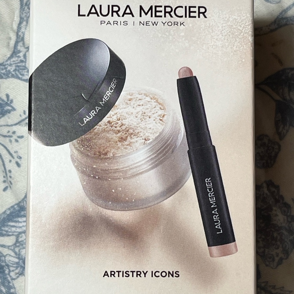 New Laura Mercier Set, Mini Eyeshadow Stick and Translucent Setting Powder